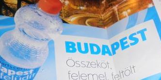 Budapest víz-kommunikációja a Budapest Guide belső címlapján, részlet, fotó: Bódis Gábor