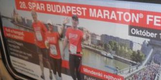 Budapest Marathon matrica a földalattiban, fotó: Bódis Gábor