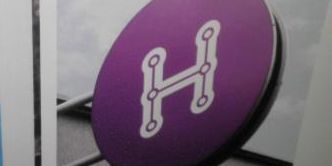 Az egyik új logoterv, a budapesti metró, hév és hajójáratokra, fotó: Bódis Gábor